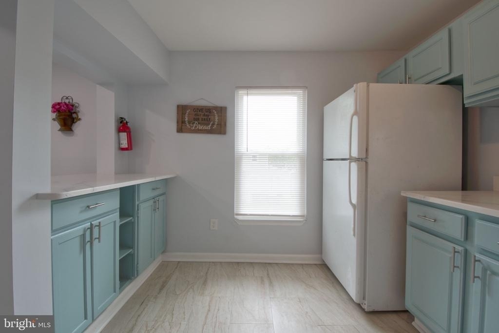 1012 W 3rd Street - Photo 6