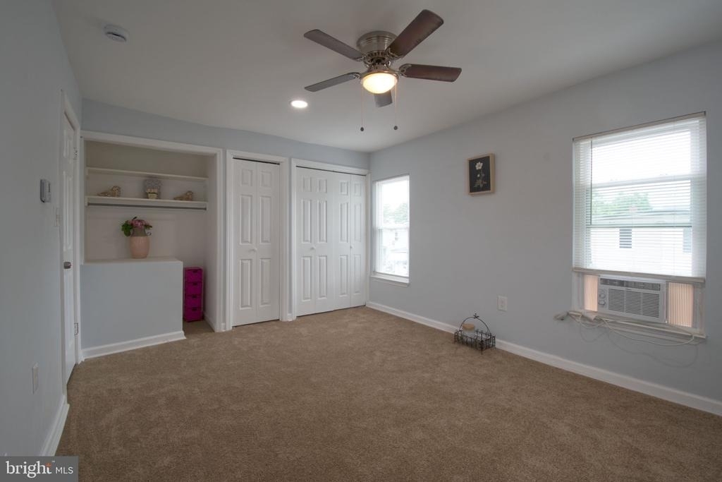 1012 W 3rd Street - Photo 9