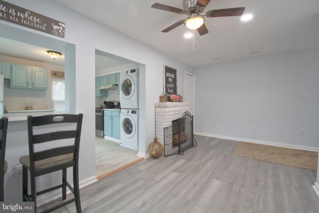 1012 W 3rd Street - Photo 2