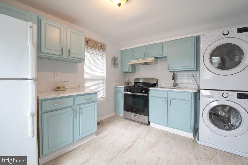 1012 W 3rd Street - Photo 4
