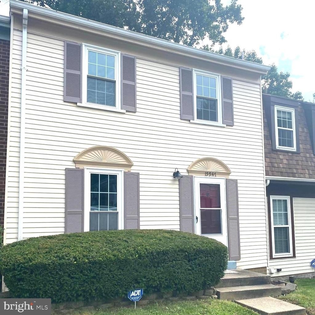 15947 Dorset Road - Photo 0