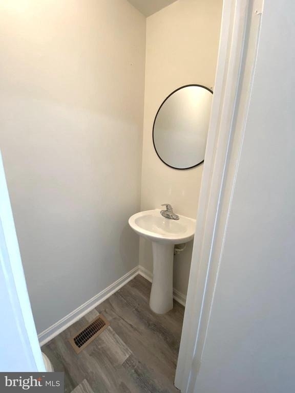 15947 Dorset Road - Photo 7