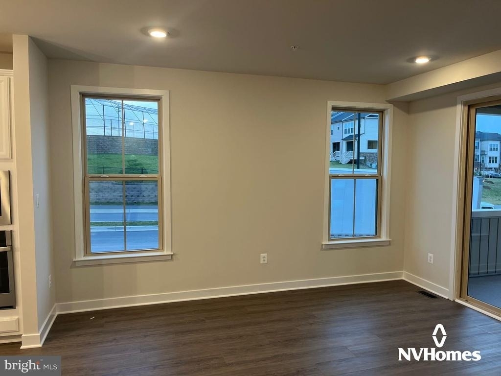 6000 Stoneroller St - Photo 10