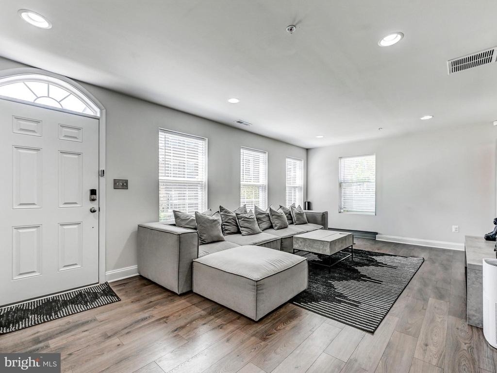 5000 John Buck Avenue - Photo 5