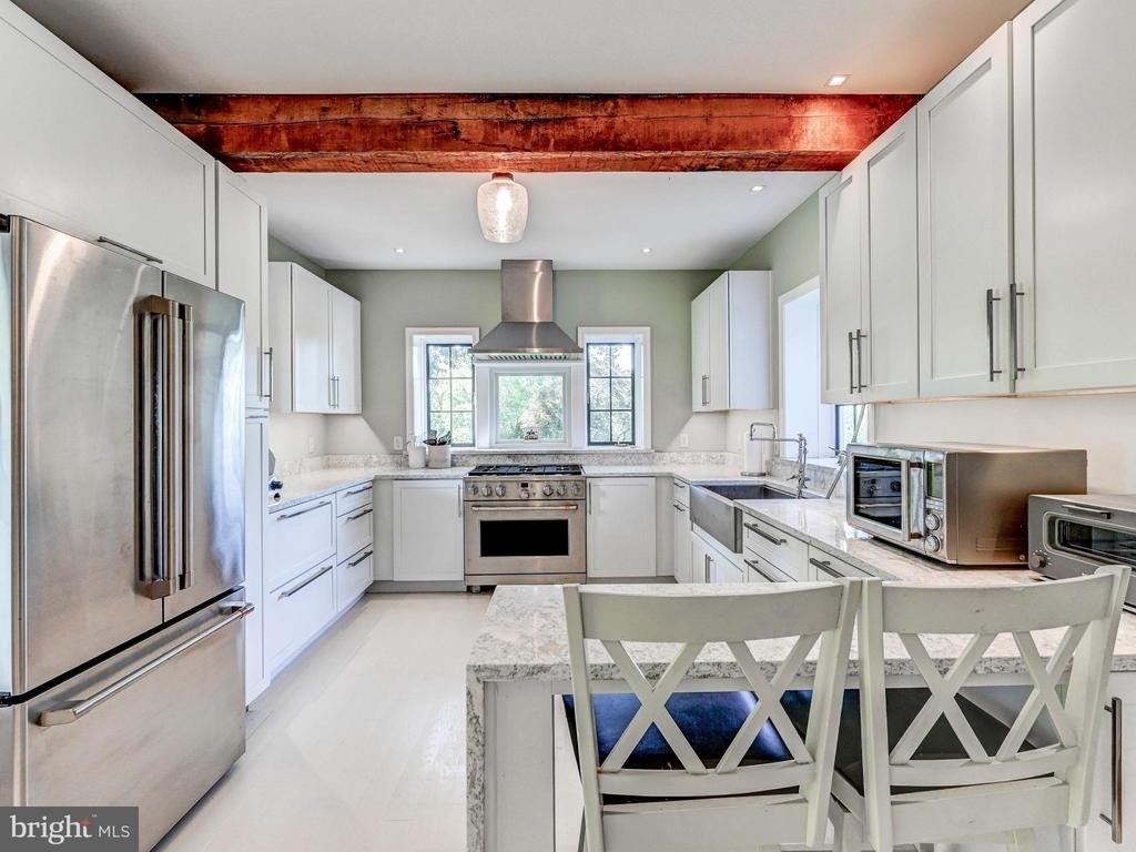 1552 Glencoe Road - Photo 2