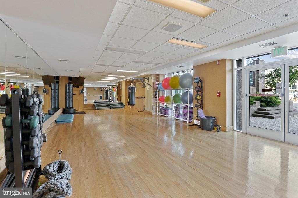 100 Harborview Drive - Photo 32