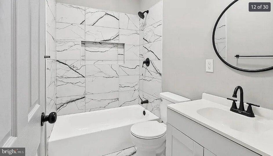 2301 Whittier Avenue - Photo 11