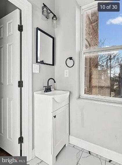 2301 Whittier Avenue - Photo 9