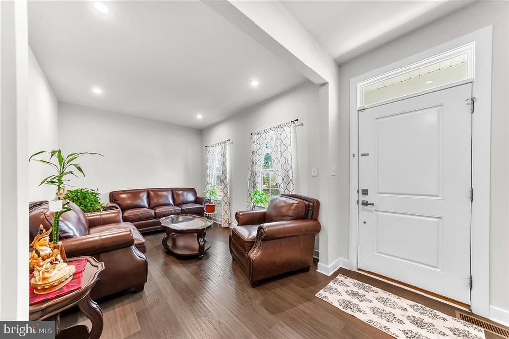 305 Goodwick Drive - Photo 15