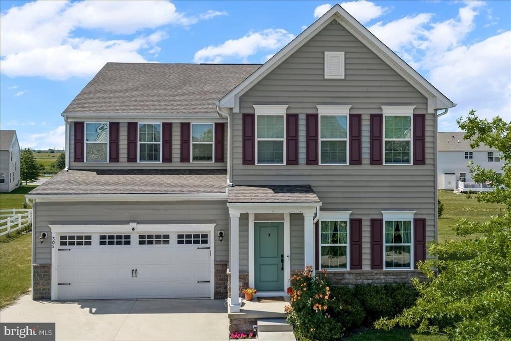 305 Goodwick Drive - Photo 1