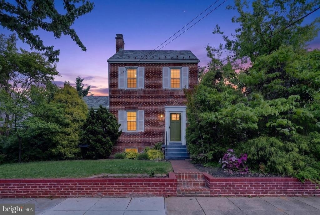 2112 34th Street Se - Photo 0