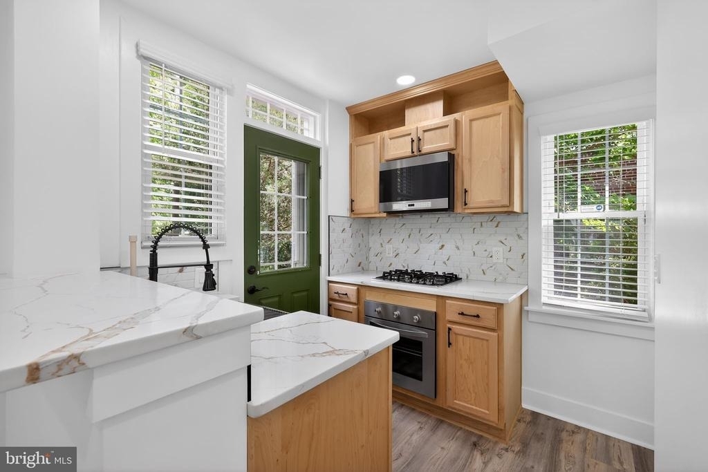 2112 34th Street Se - Photo 6