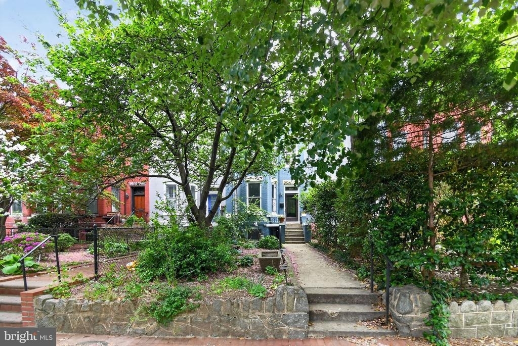 1319 Massachusetts Se - Photo 32