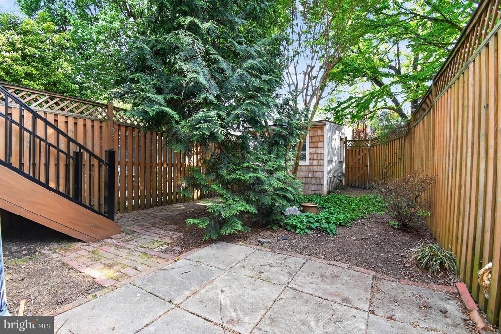 1319 Massachusetts Se - Photo 31