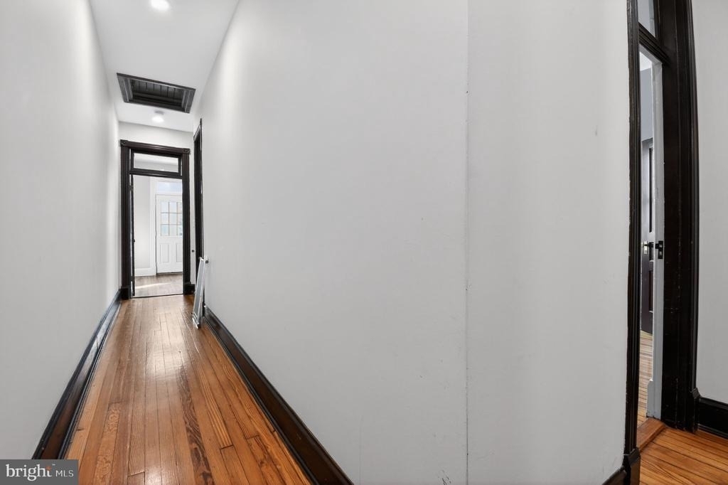 1319 Massachusetts Se - Photo 19