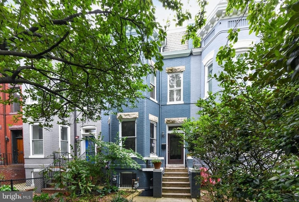 1319 Massachusetts Se - Photo 2