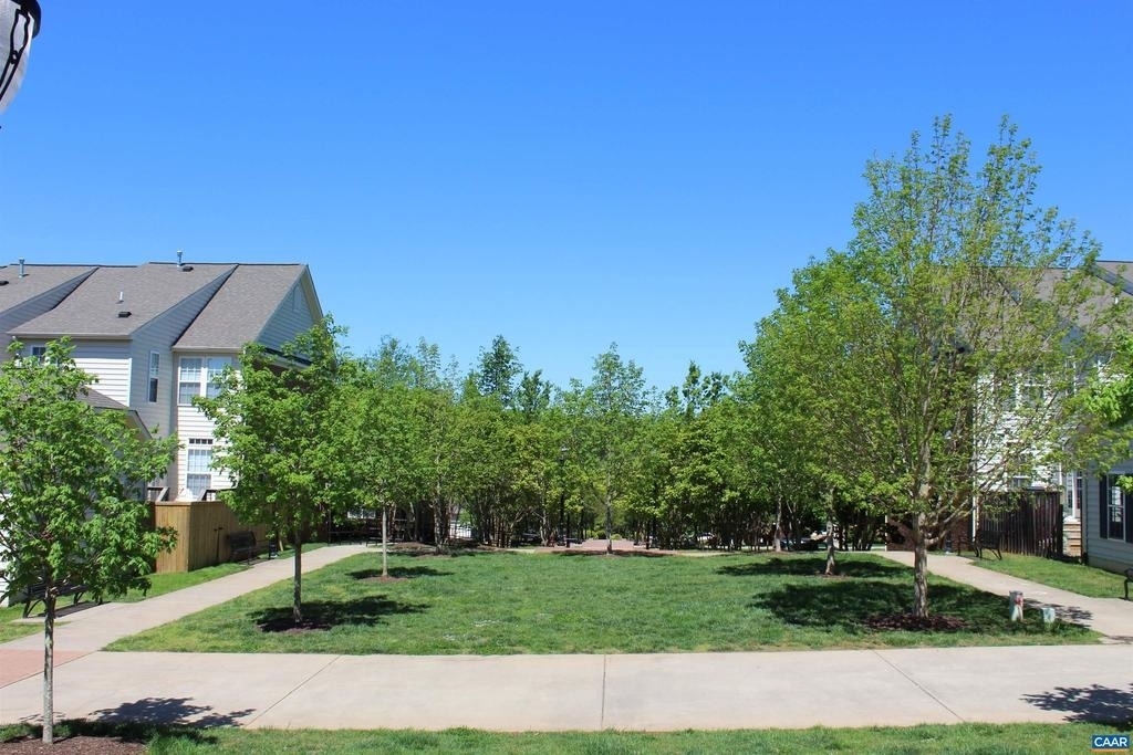2325 Abington Dr - Photo 33