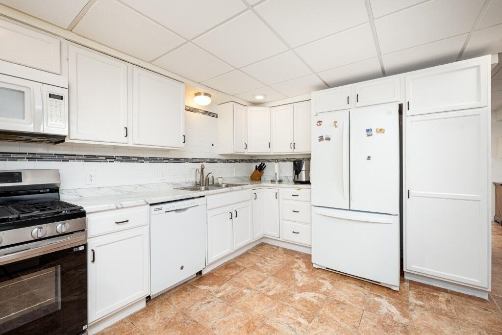 3339 Elsinore Court - Photo 40