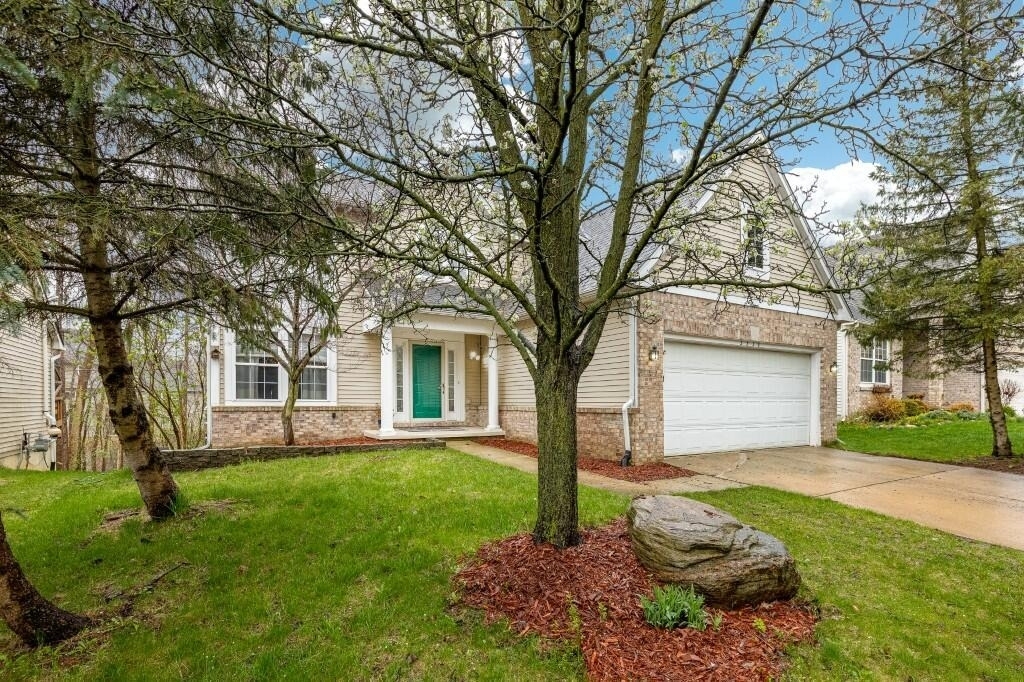 3339 Elsinore Court - Photo 0