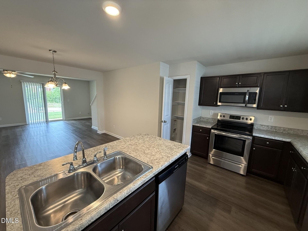 1063 Peony Lane - Photo 6