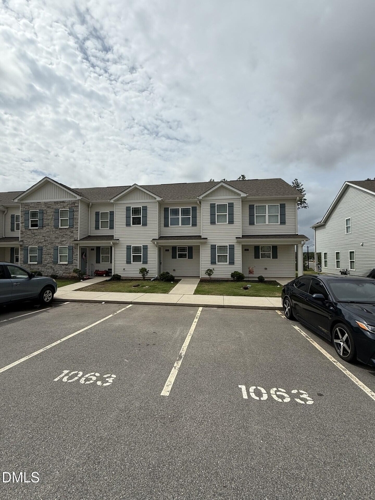1063 Peony Lane - Photo 0