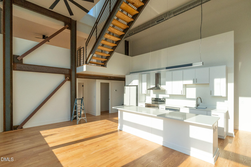 400 E Martin Street - Photo 4