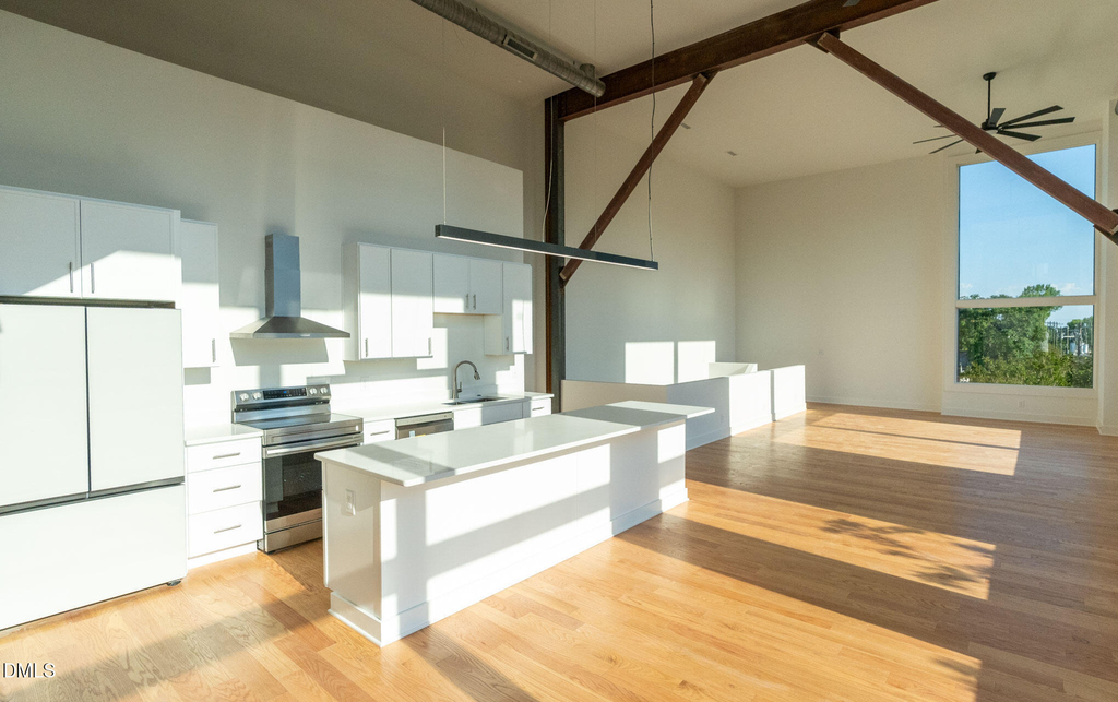 400 E Martin Street - Photo 5