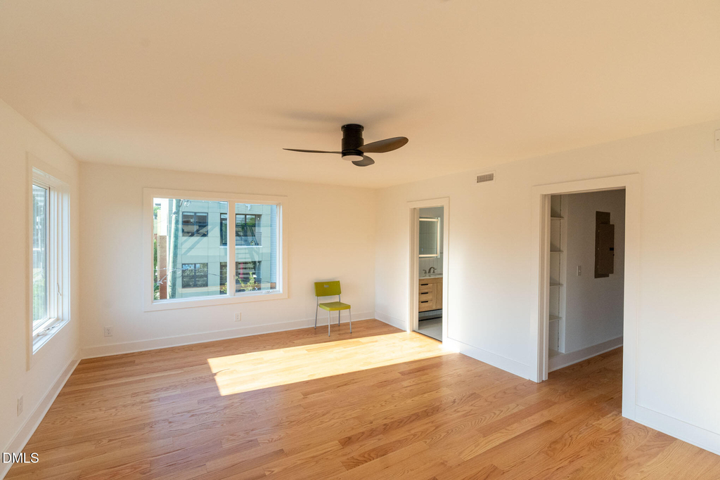400 E Martin Street - Photo 16
