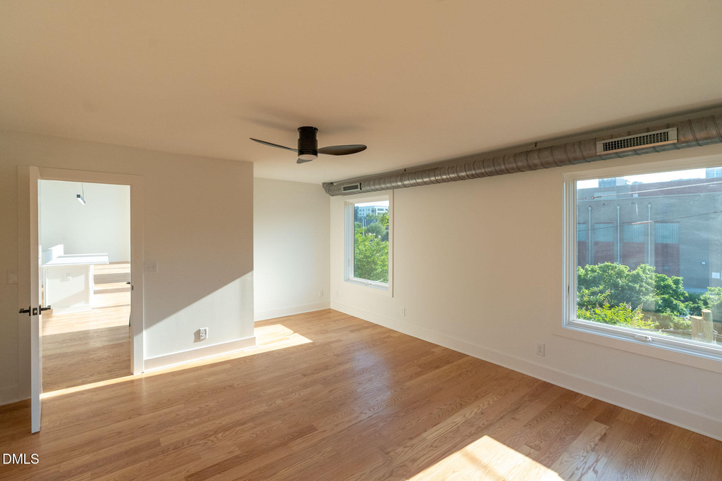 400 E Martin Street - Photo 11