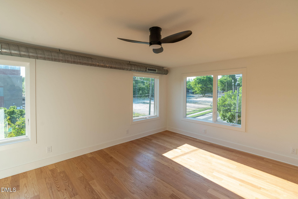 400 E Martin Street - Photo 10