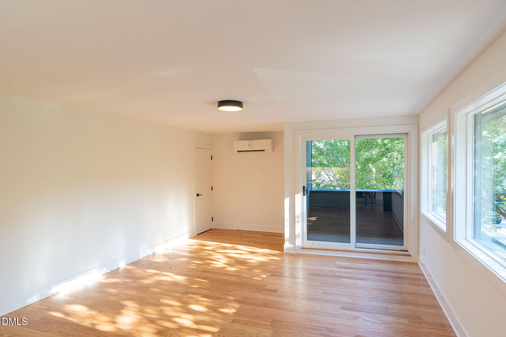 402 E Martin Street - Photo 5