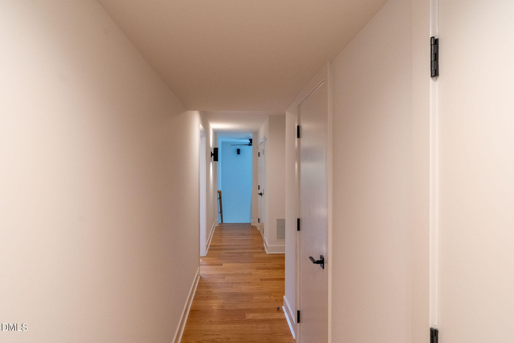 402 E Martin Street - Photo 8