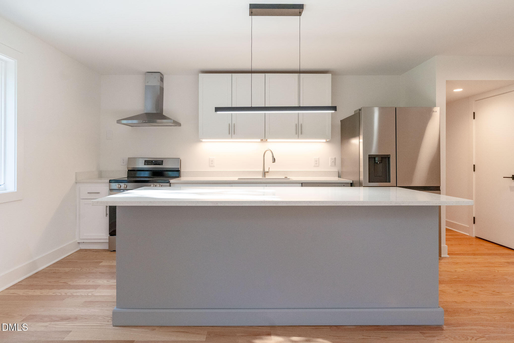 402 E Martin Street - Photo 2
