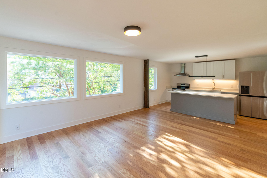 402 E Martin Street - Photo 3