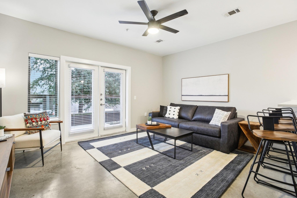 2505 Thornton Rd - Photo 2