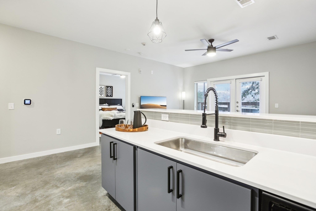2505 Thornton Rd - Photo 9