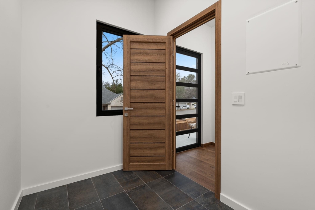2915 Chisholm Trl - Photo 5