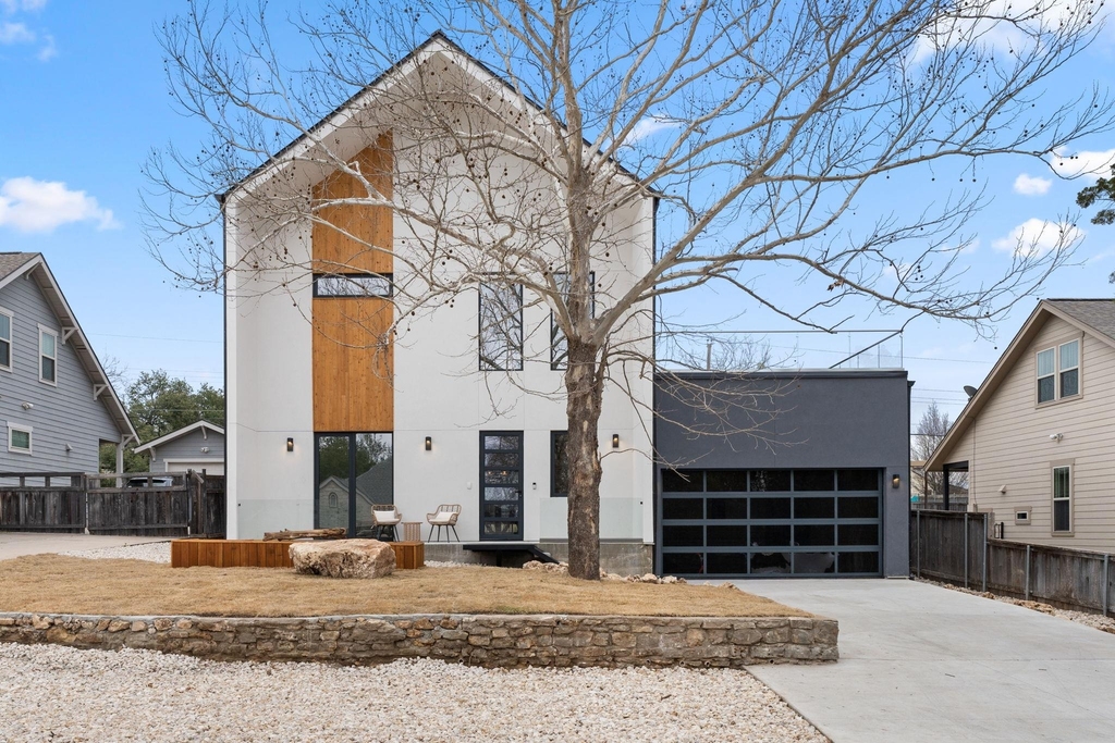 2915 Chisholm Trl - Photo 1