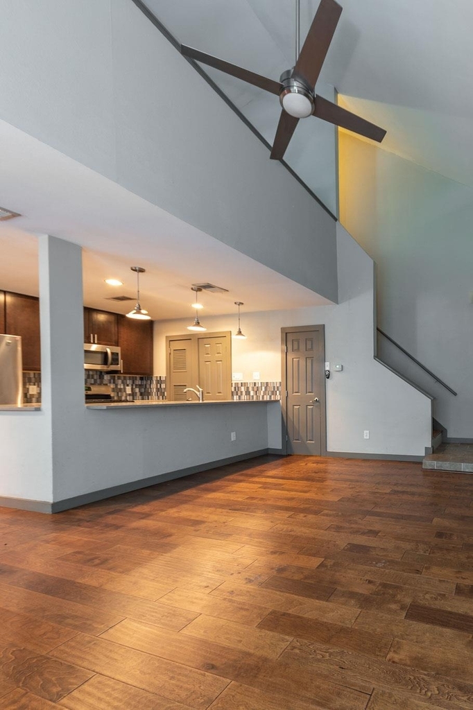 1506 Rockdale Cir - Photo 4