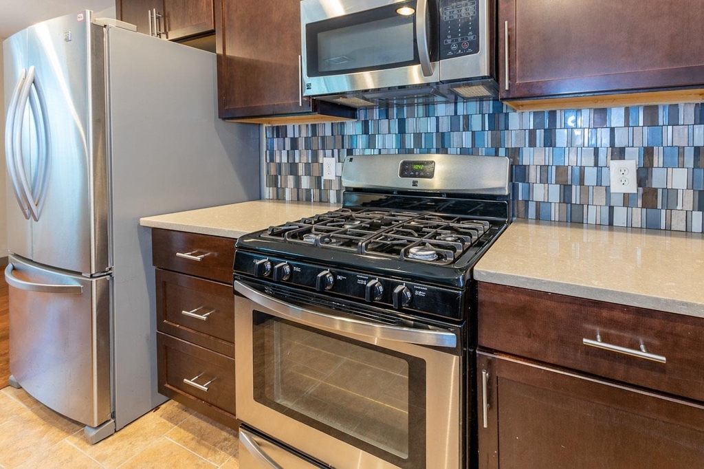 1506 Rockdale Cir - Photo 6