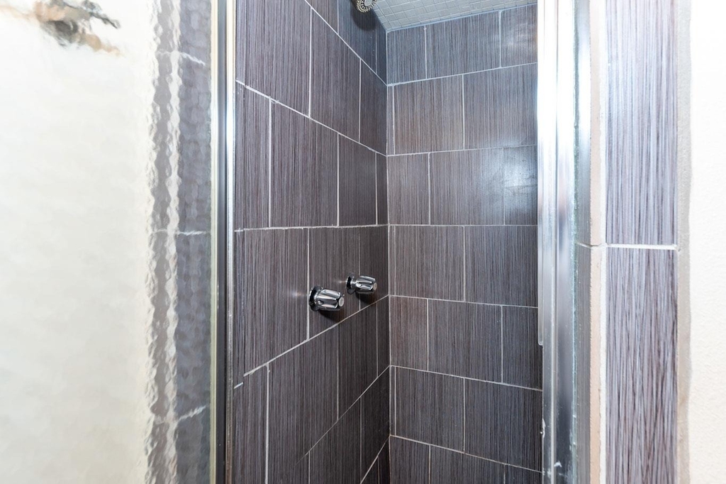 1506 Rockdale Cir - Photo 10