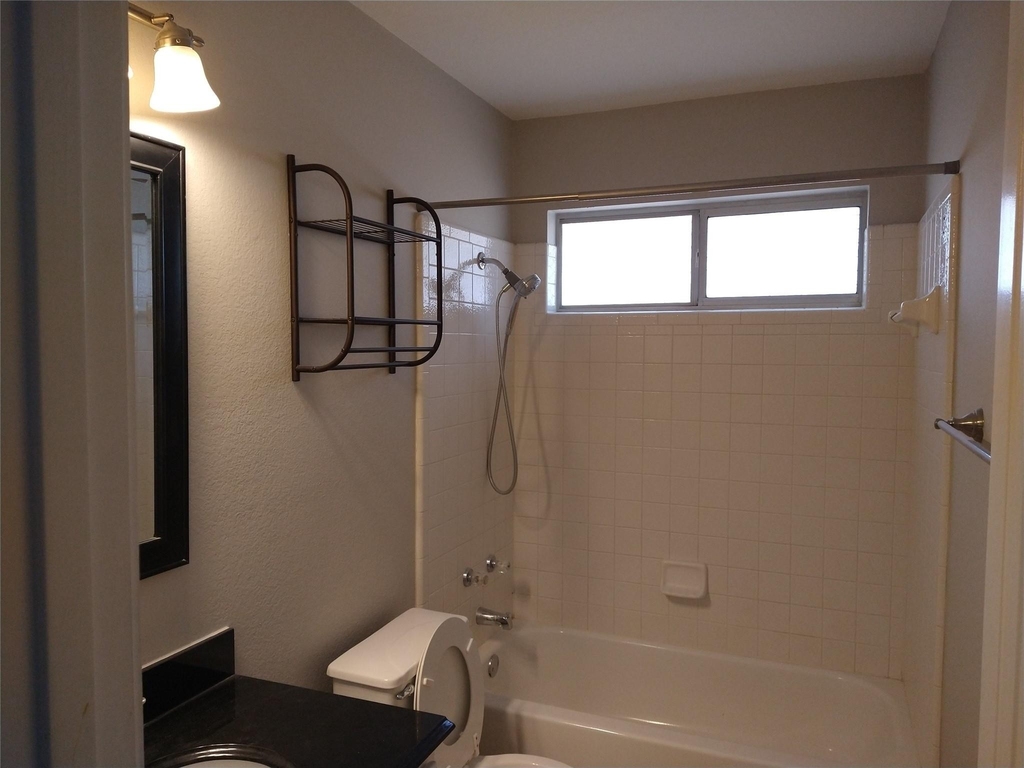 8706 Priest River Dr - Photo 3