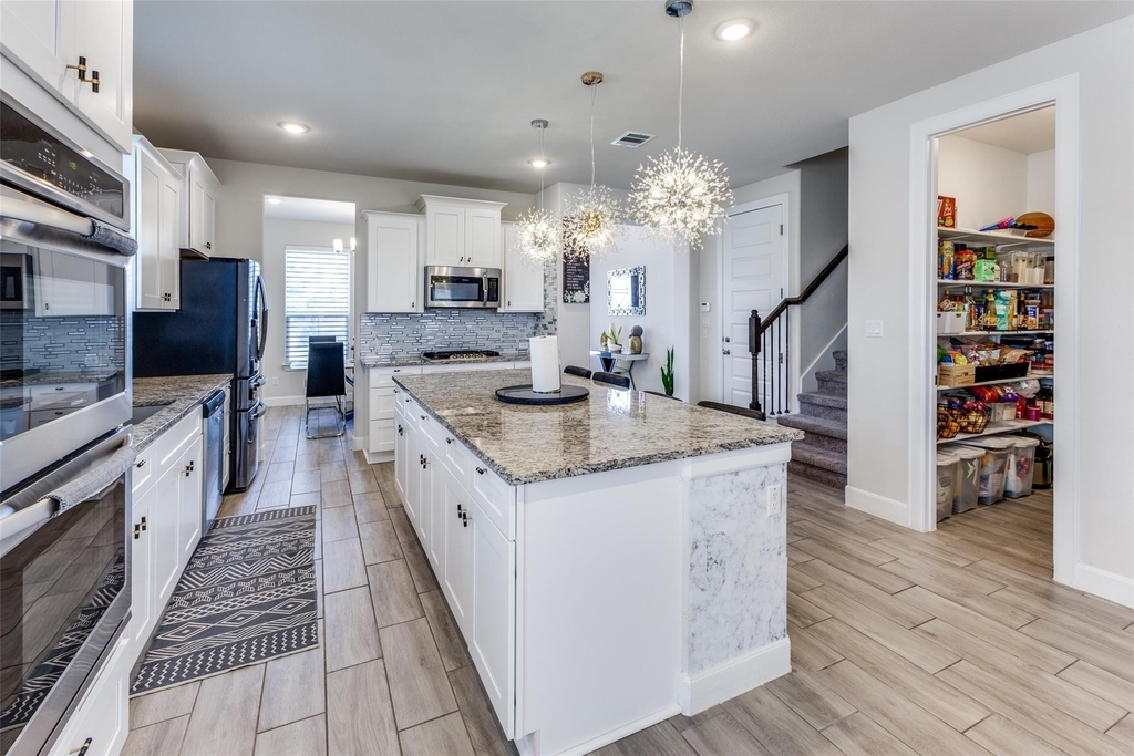 224 Draco St - Photo 2