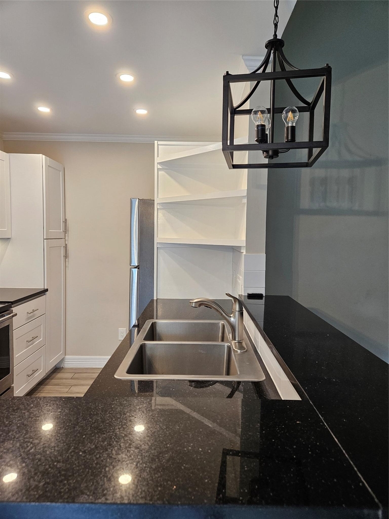 2209 Singletree Ave - Photo 2