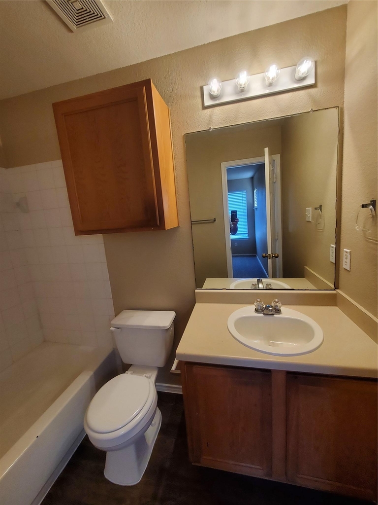 14001 Cambourne Dr - Photo 0