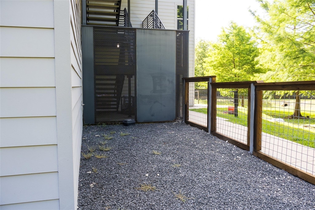 2505 Thornton Rd - Photo 22