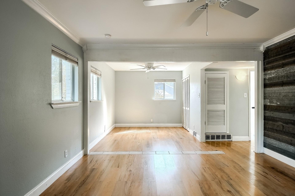 1011 Berrywood Dr - Photo 9