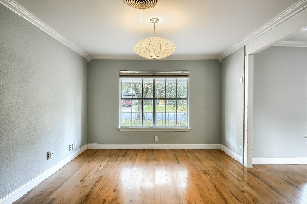 1011 Berrywood Dr - Photo 7