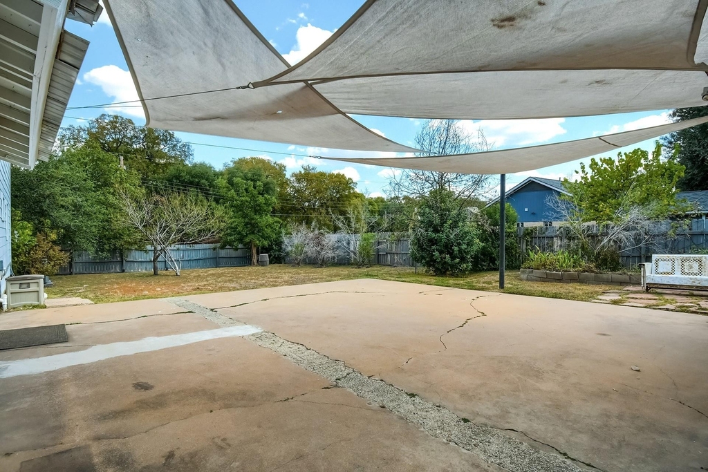 1011 Berrywood Dr - Photo 28