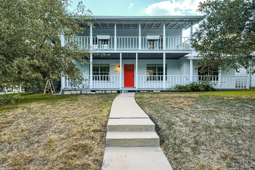 1011 Berrywood Dr - Photo 1